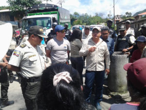 La policía y BHP usan tácticas agresivas contra la comunidad en Cazarpamba